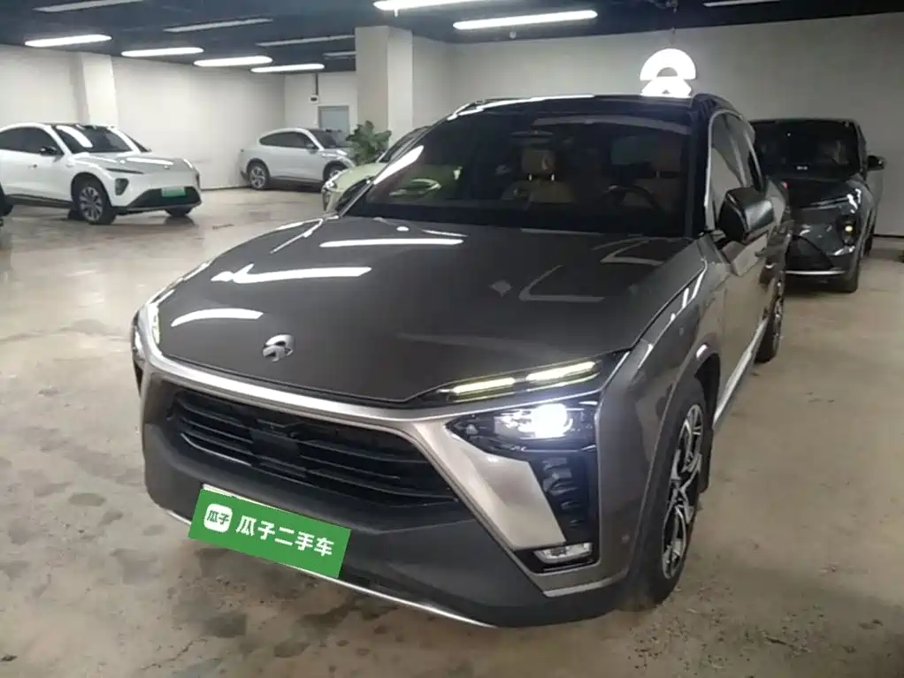 NIO ES8