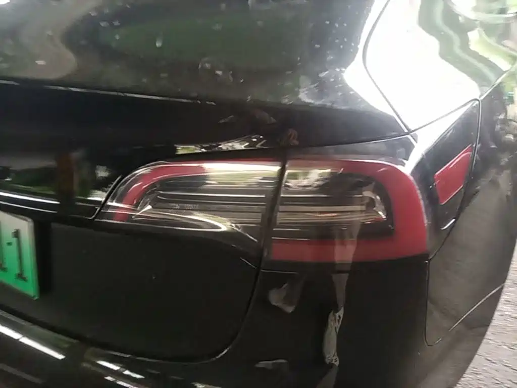 Tesla Model 3 — миниатюра 8