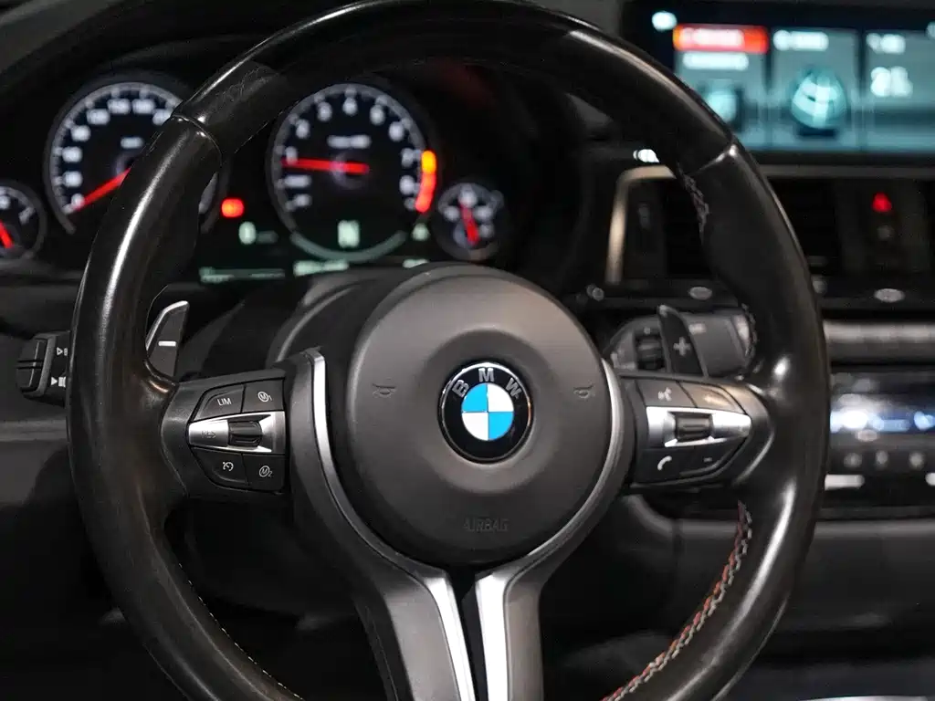 BMW M4 — миниатюра 7