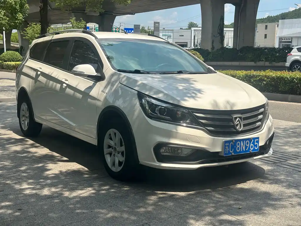Baojun 310W — миниатюра 3