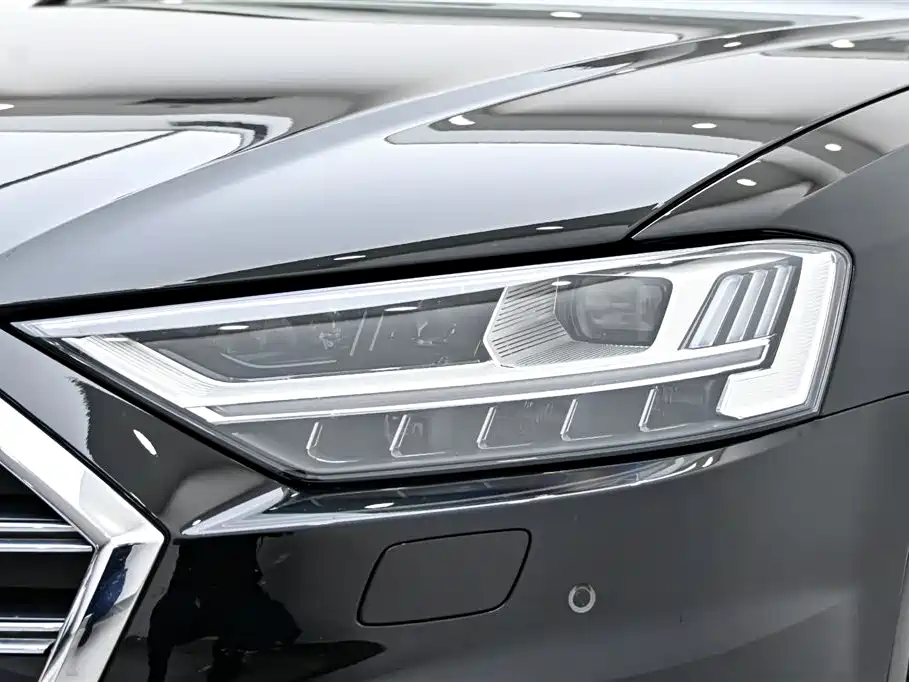 Audi A8 New Energy A8L 60 TFSIe quattro Collection Edition, фото 10