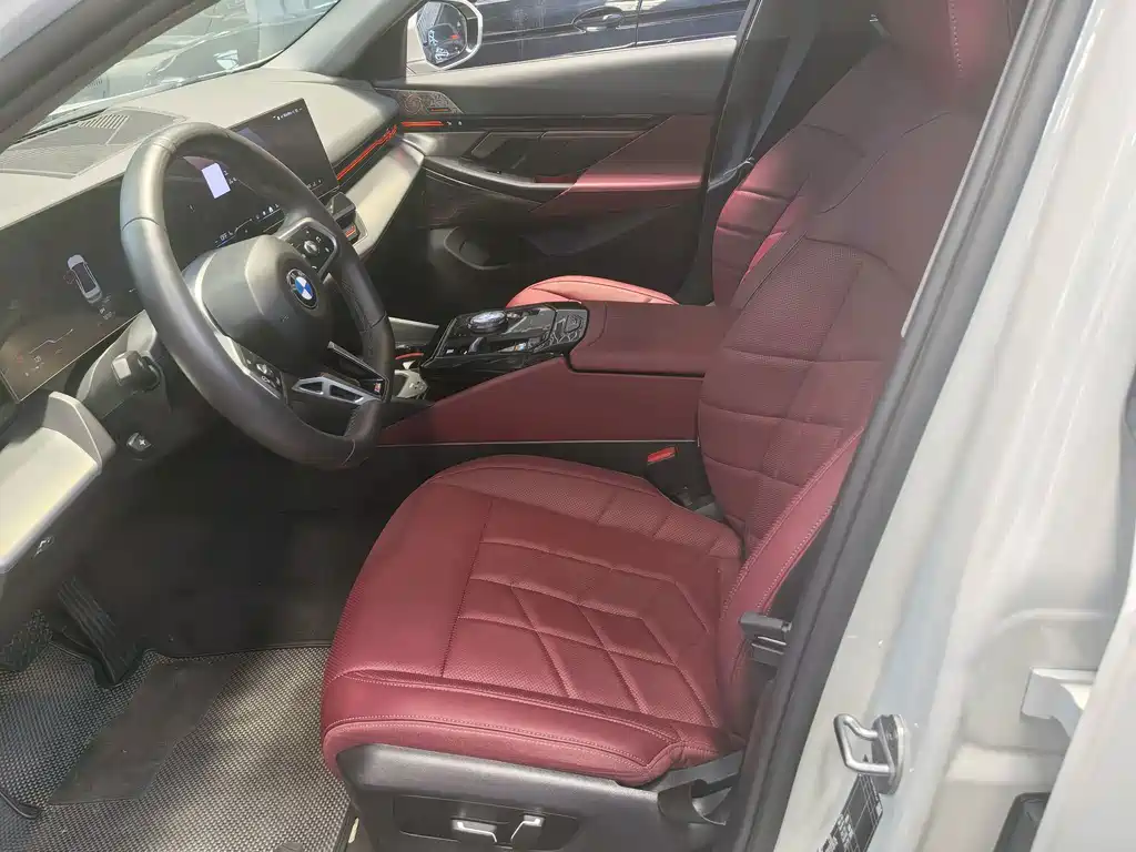 BMW 5 Series — миниатюра 7