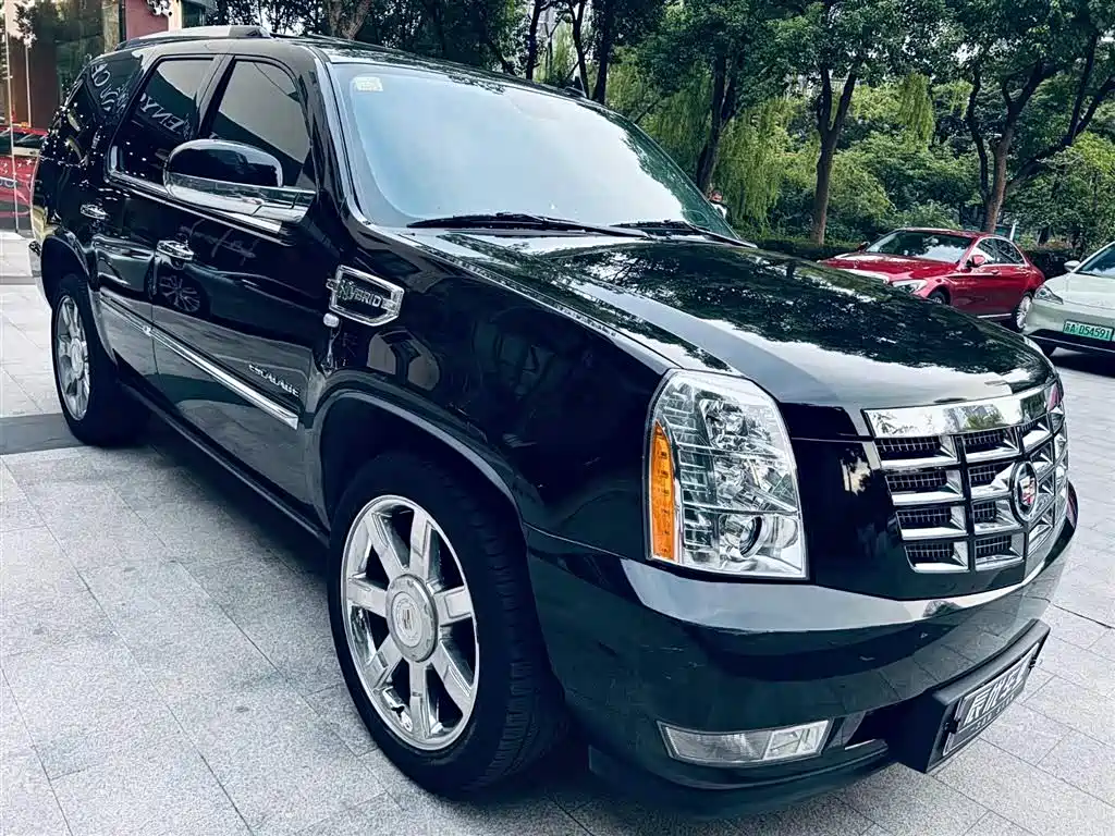 Cadillac Escalade — миниатюра 3
