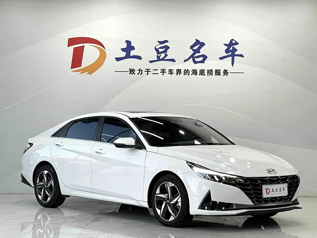 Hyundai Elantra 2022 240TGDi DCT LUX Luxury