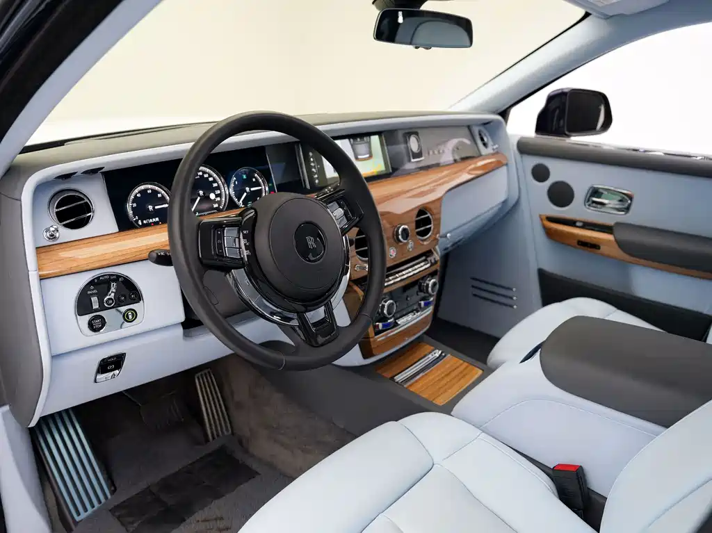 Rolls-Royce Phantom — миниатюра 21