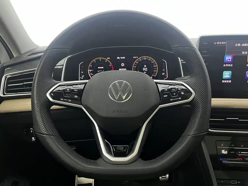 Volkswagen Tiguan L — миниатюра 13