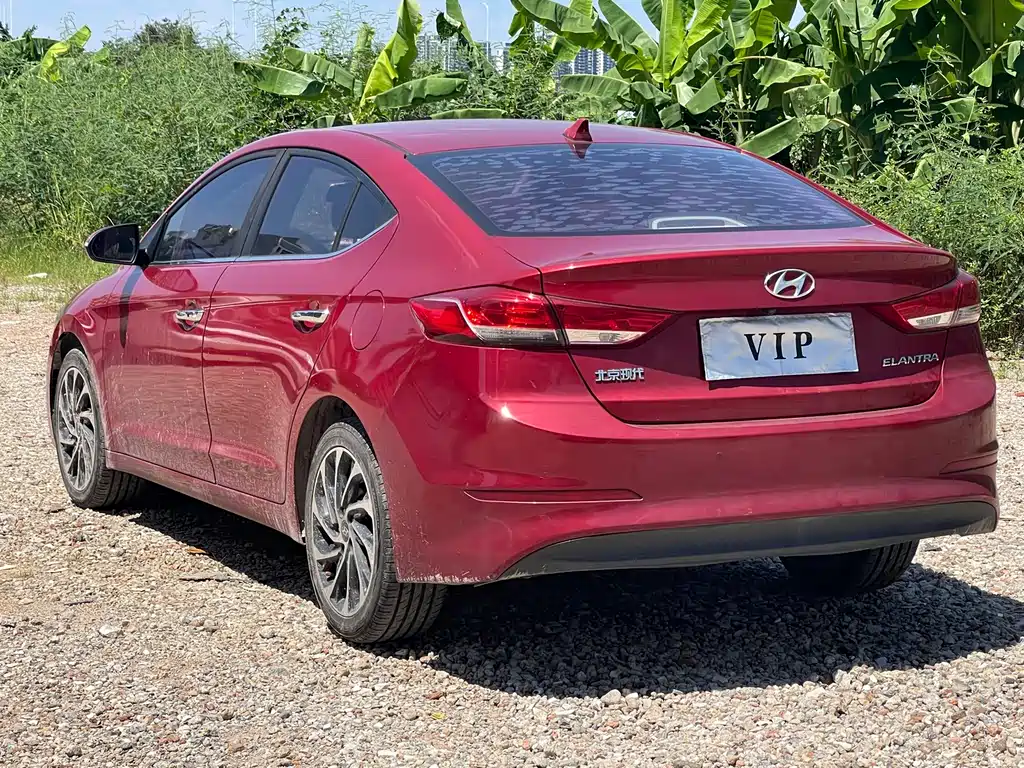 Hyundai Elantra — миниатюра 7