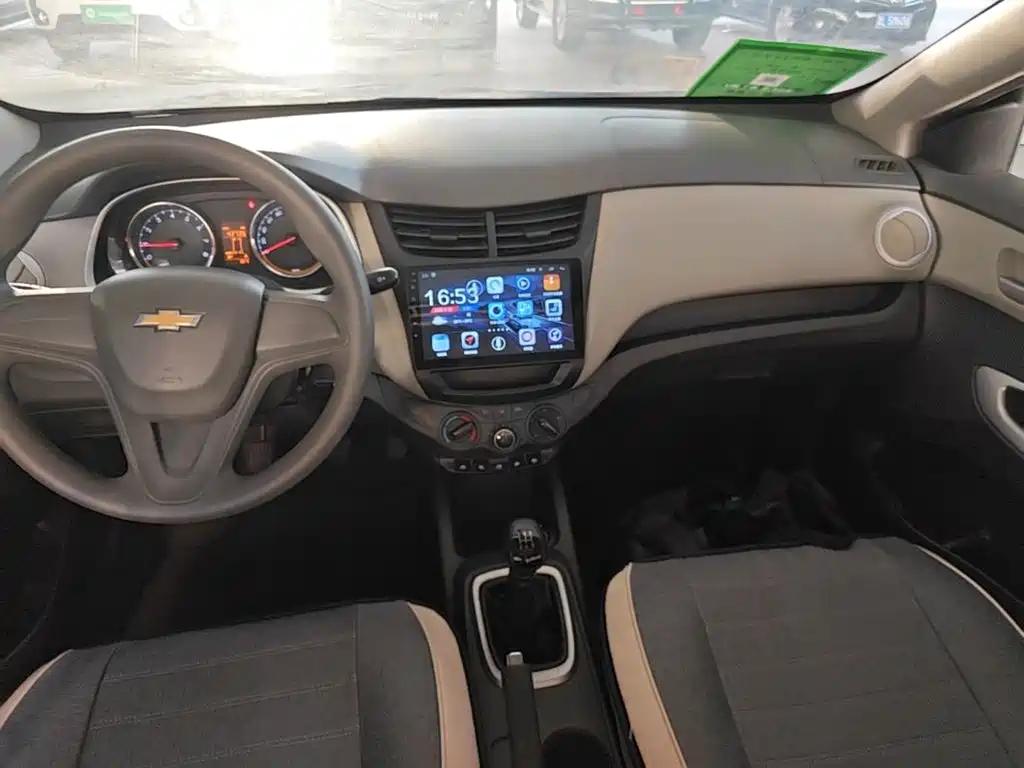Chevrolet Sail — миниатюра 13