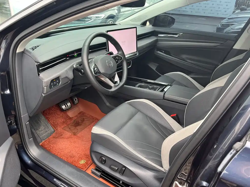 VOLKSWAGEN ID.7 VIZZION