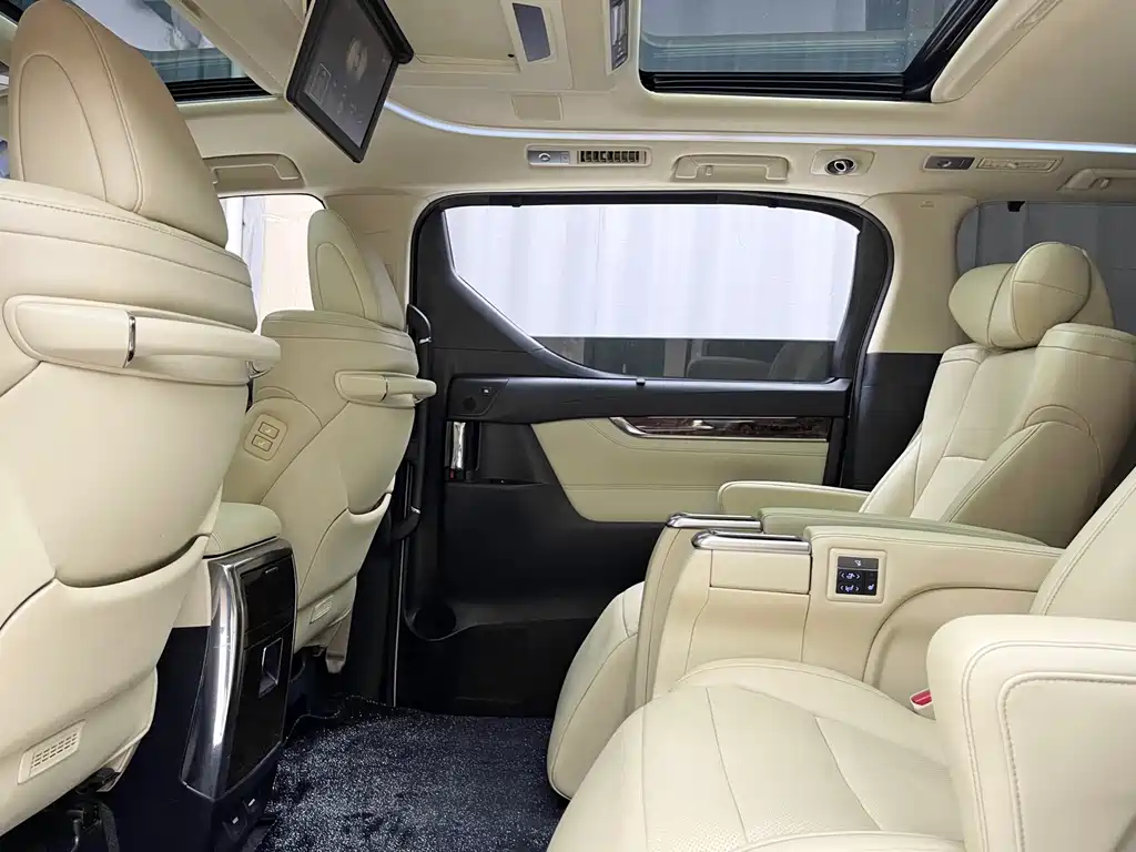 Toyota Alphard 2018 3.5L Luxury