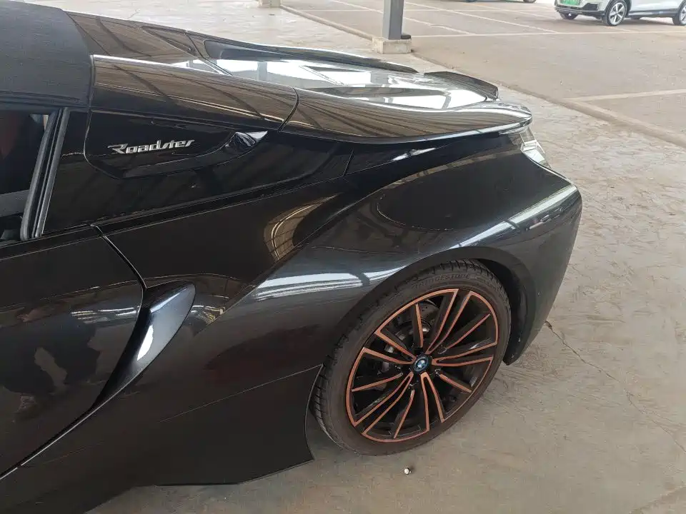 BMW i8