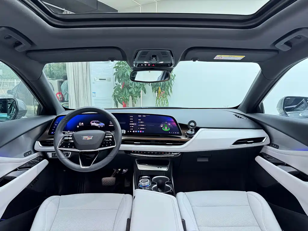 Cadillac GT4 — миниатюра 4