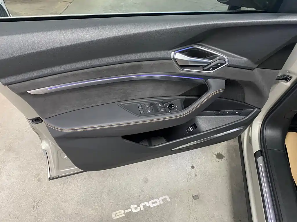 Audi e-tron — миниатюра 18