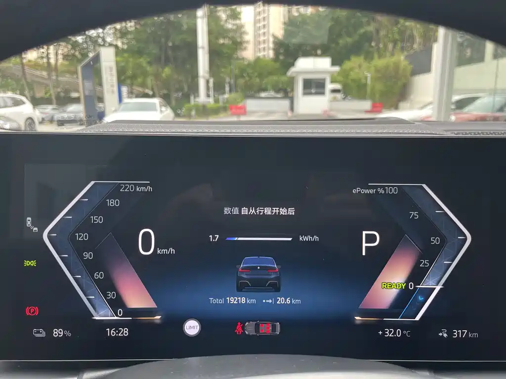 BMW i3 2024 eDrive 40 L Sport