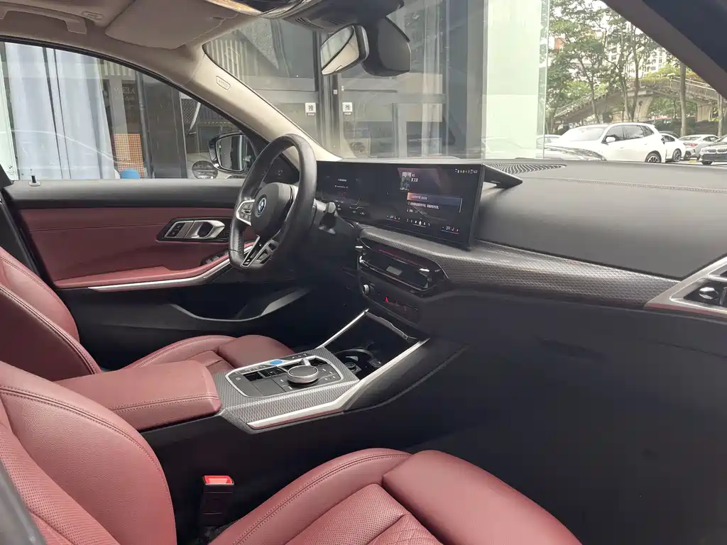 BMW i3 2024 eDrive 40 L Sport