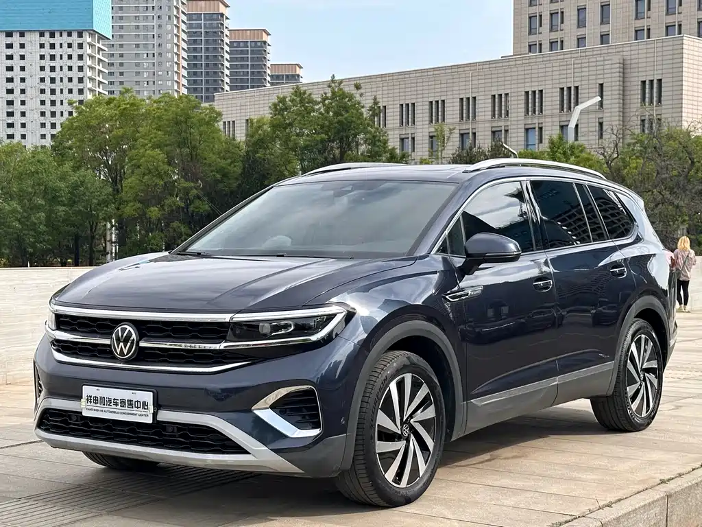 Volkswagen Viloran 2022 530TSI Flagship Pro 6 мест
