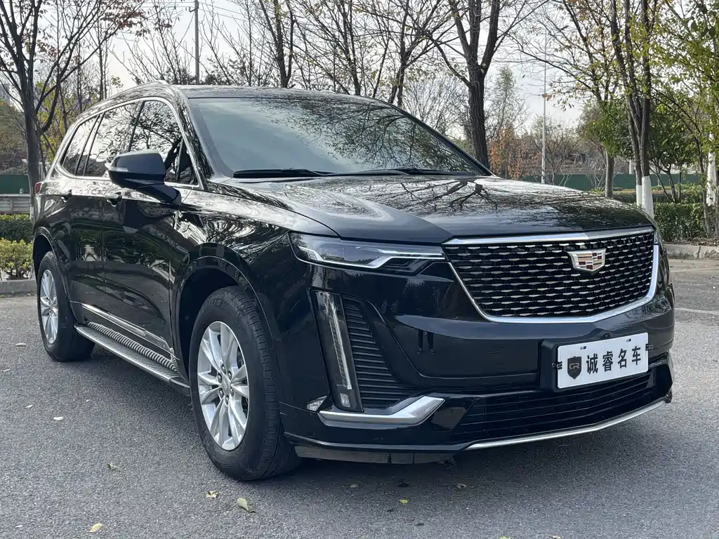 CADILLAC XT6