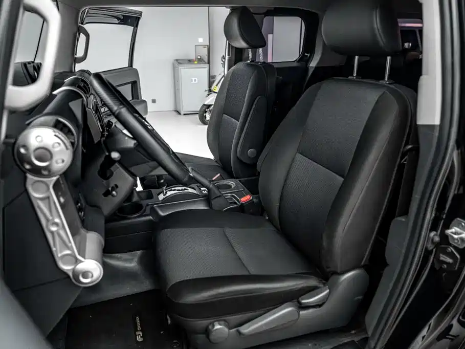 Toyota FJ Cruiser — миниатюра 24
