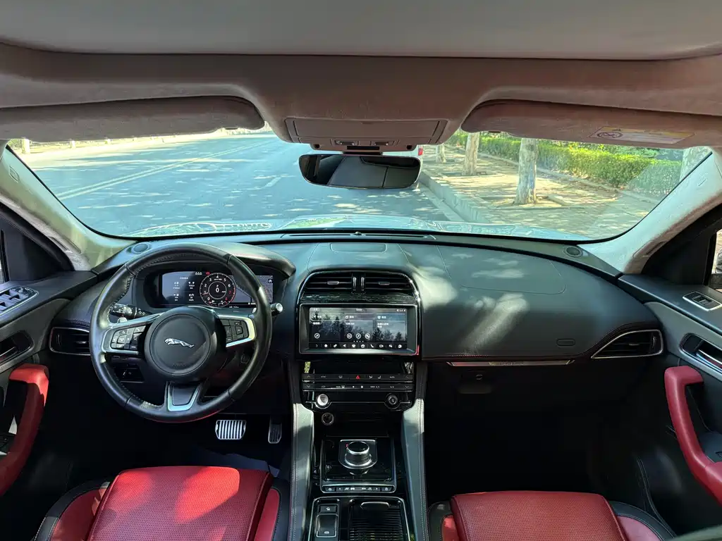 Jaguar F-PACE — миниатюра 14