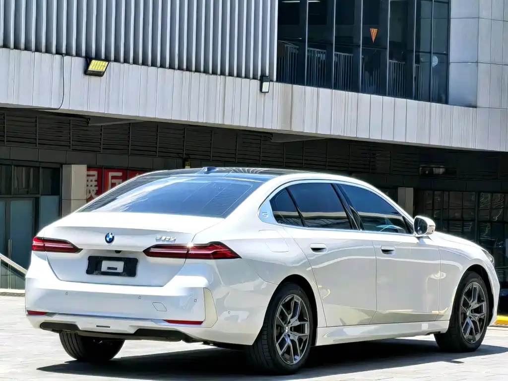 BMW 5 Series 5 2024 530Li Lead Luxury
