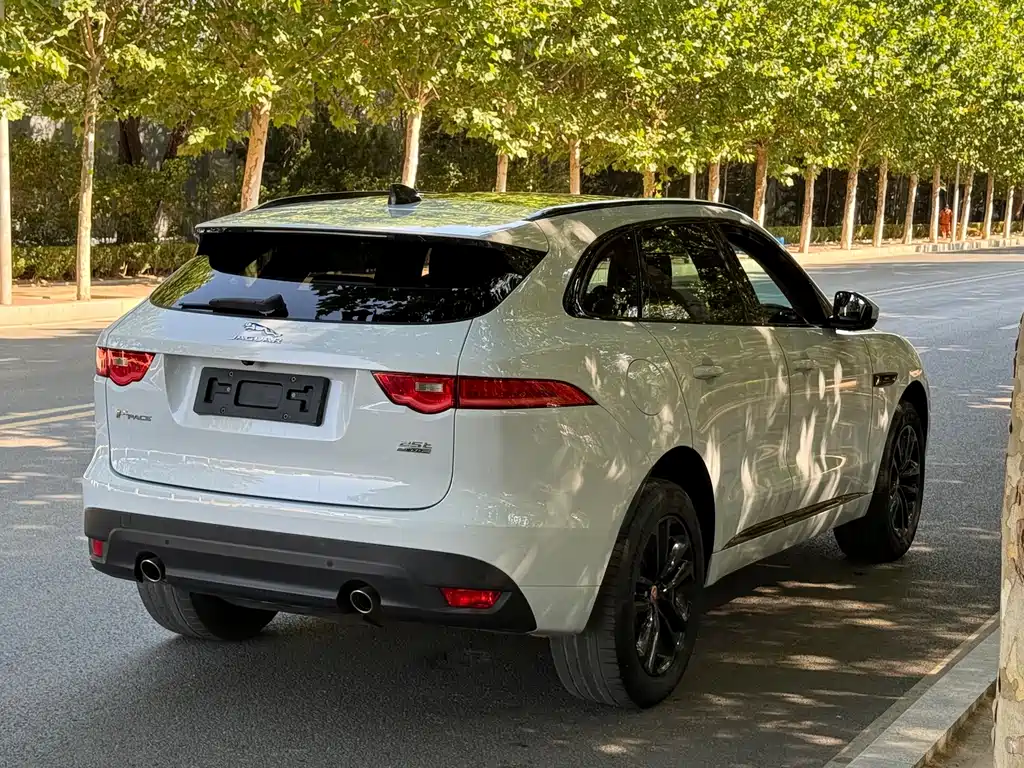Jaguar F-PACE — миниатюра 6