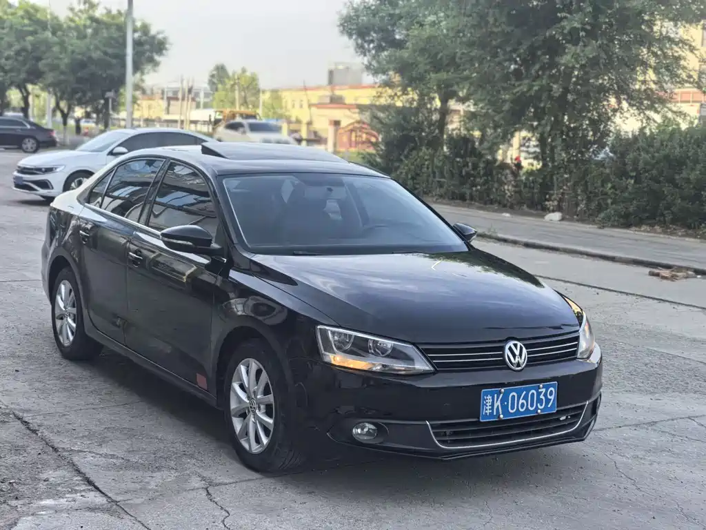 Volkswagen Sagitar 2012 1.4TSI MT Luxury