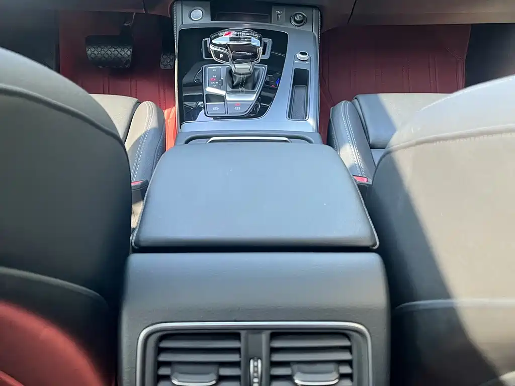 Audi Q5L Sportback — миниатюра 16