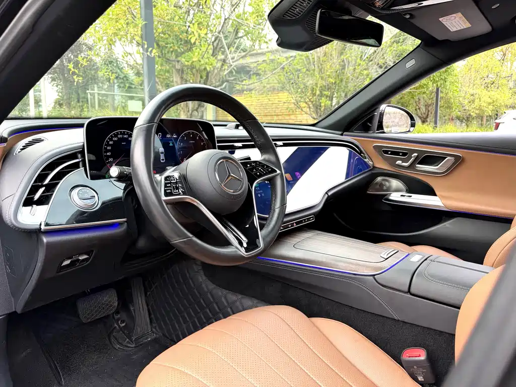 Mercedes-Benz E-Class — миниатюра 3