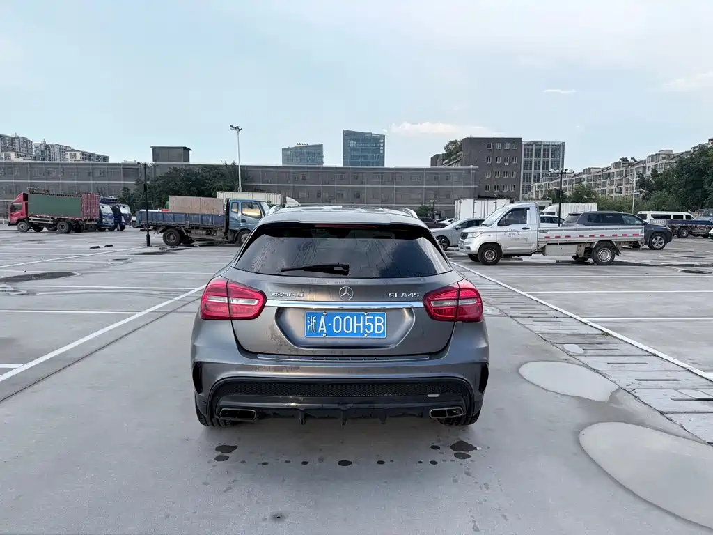 Mercedes-Benz GLA AMG — миниатюра 10