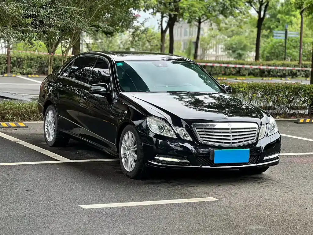Mercedes-Benz E-Class — миниатюра 4
