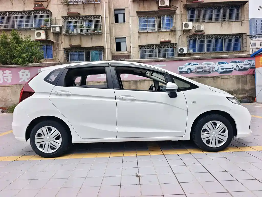 Honda Fit — миниатюра 4