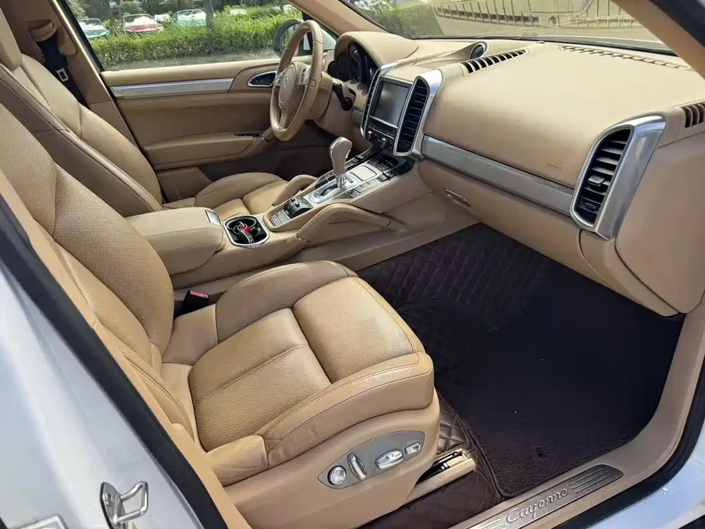 Porsche Cayenne — миниатюра 17