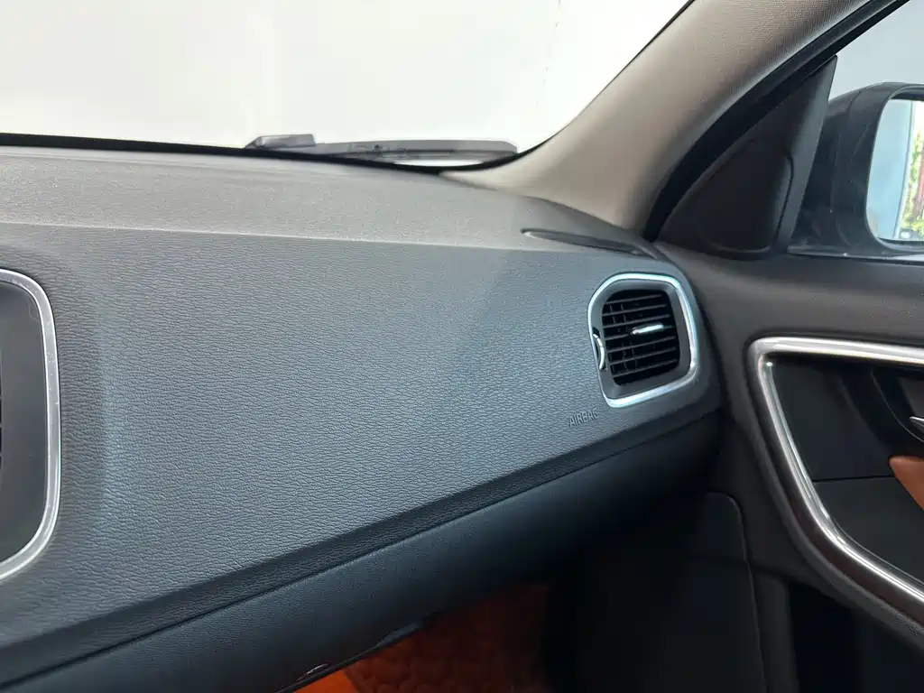 Volvo S60 2017 S60L T4