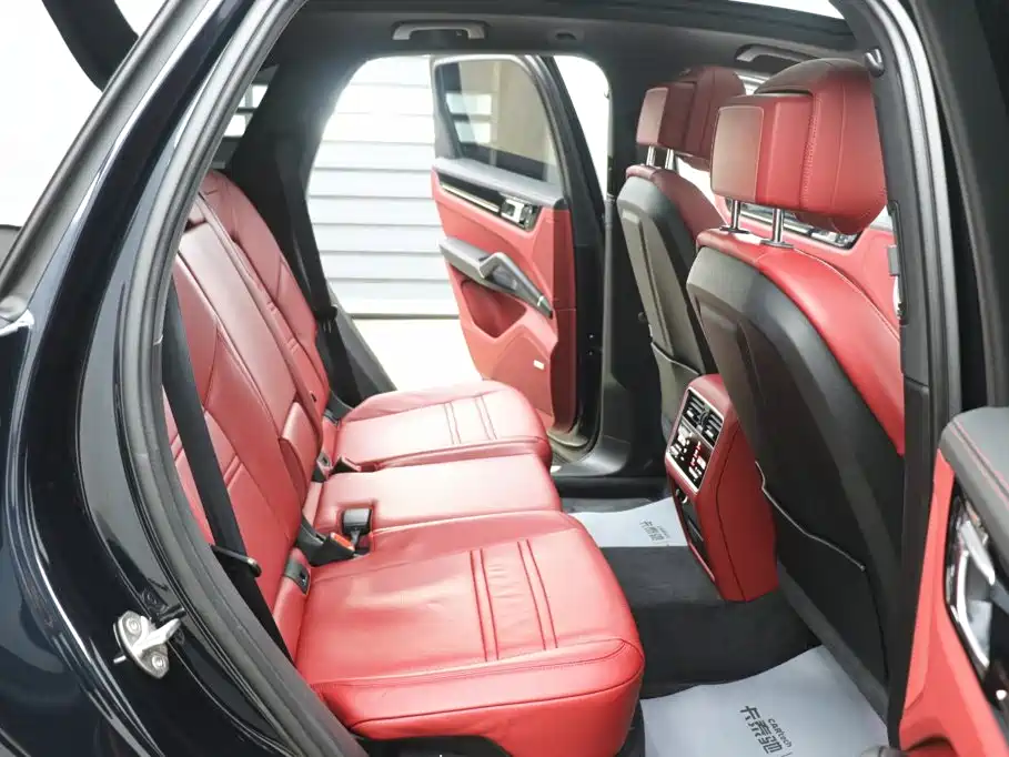 Porsche Cayenne — миниатюра 25