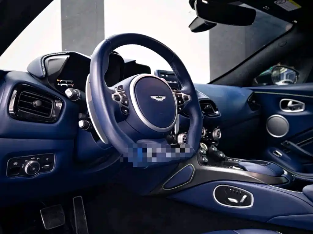 Aston Martin V8 Vantage — миниатюра 4