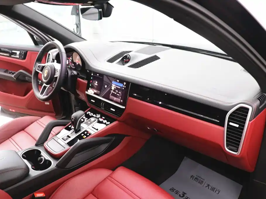Porsche Cayenne — миниатюра 23