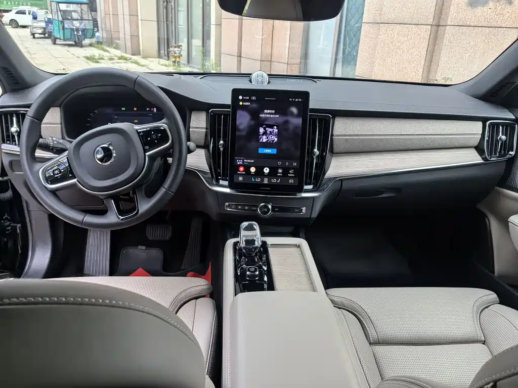 Volvo S90 2026 Luxury