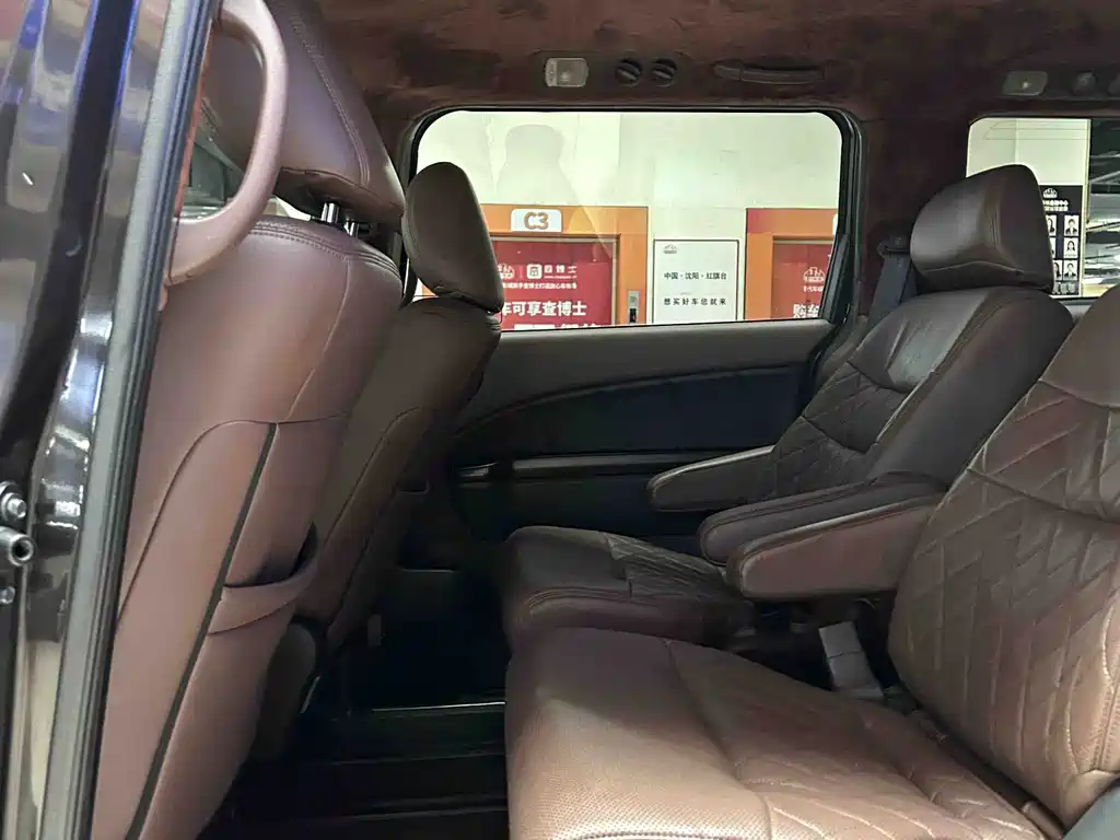 Honda Elysion — миниатюра 6