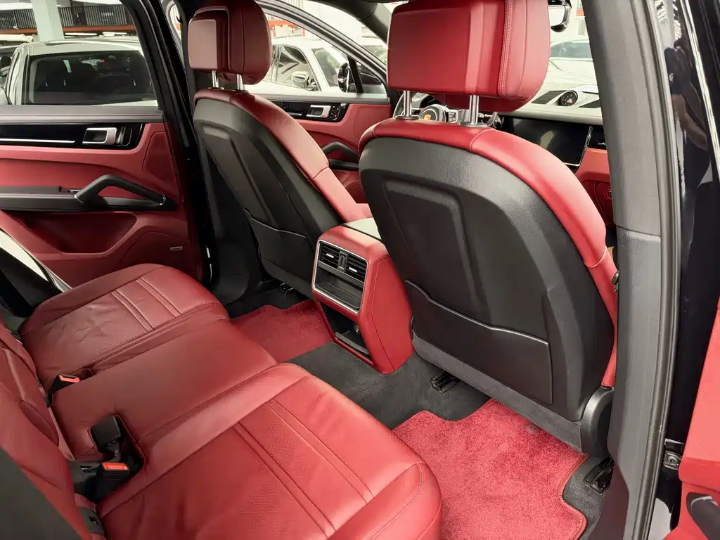 Porsche Cayenne — миниатюра 10