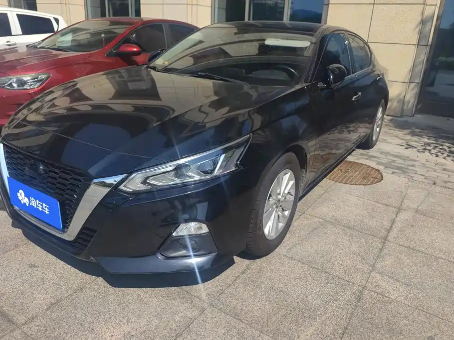 2020 Nissan Altima - zdjęcie 1 z 16
