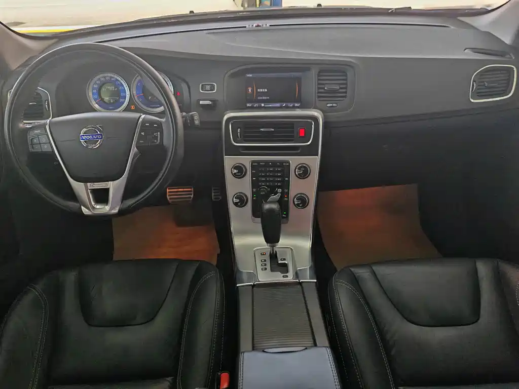 Volvo V60 2012 T6 AWD Sport