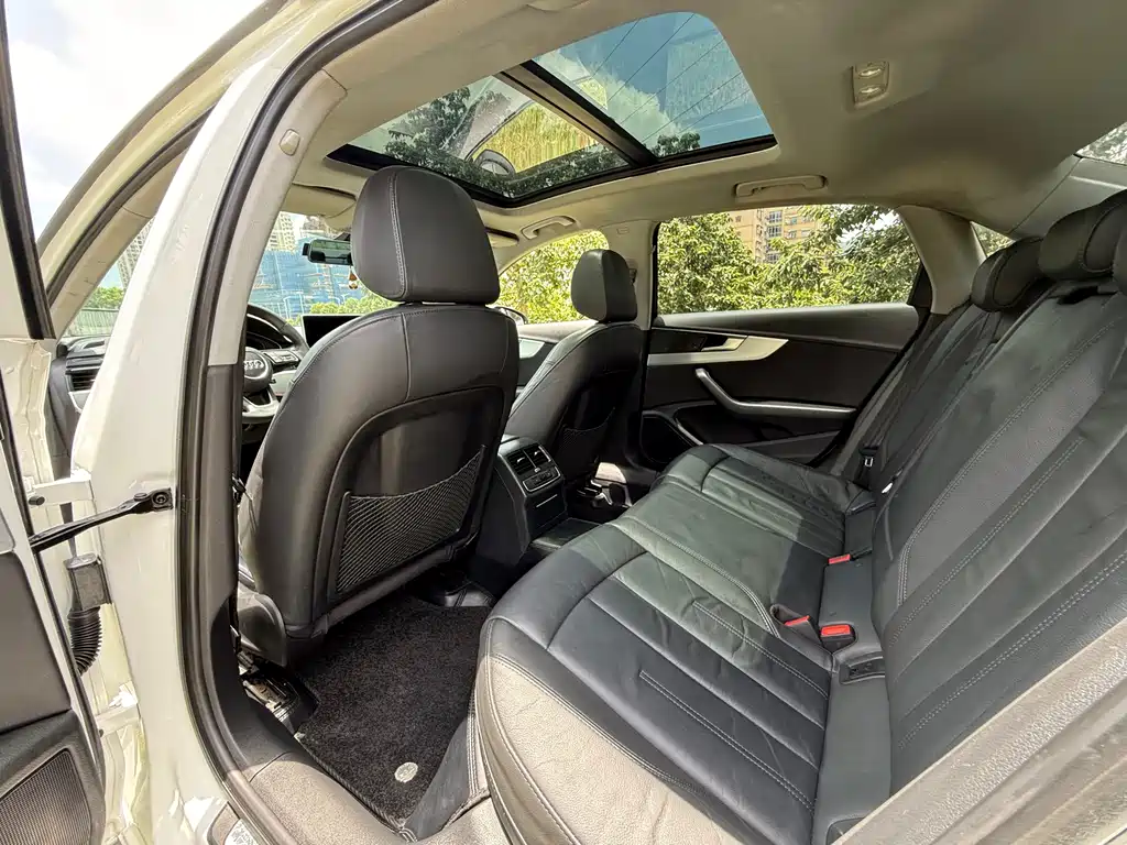 Audi A4L 2019 40 TFSI Fashion VI