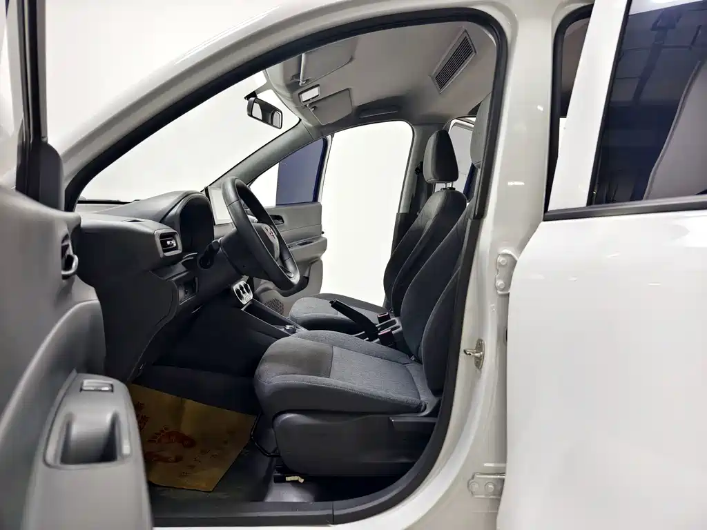 Wuling Hongguang EV — миниатюра 10