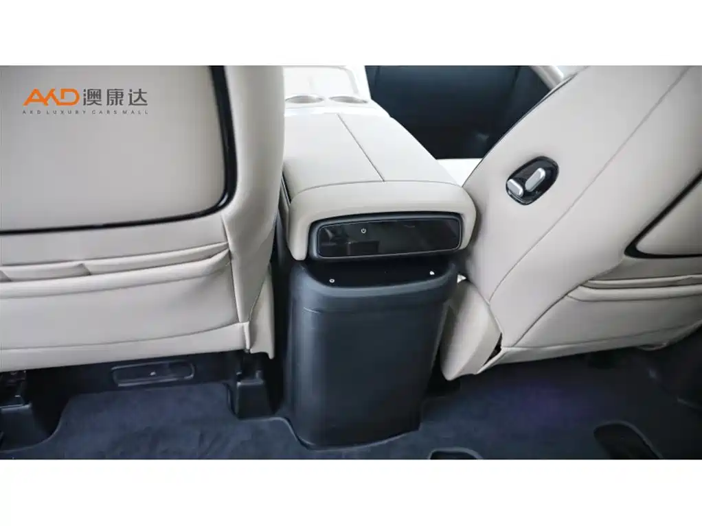 XPeng X9 — миниатюра 10