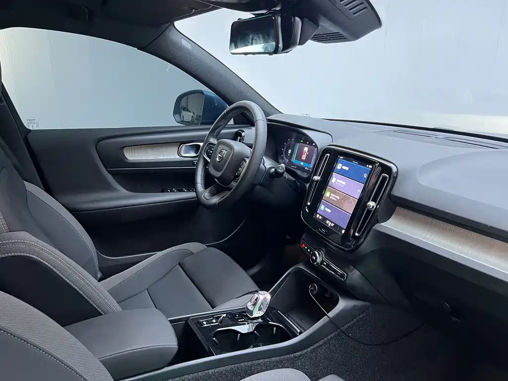 Volvo XC40 — миниатюра 9