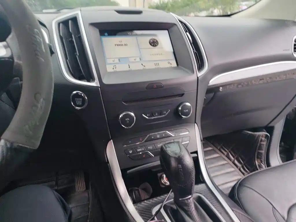 Ford Edge — миниатюра 9