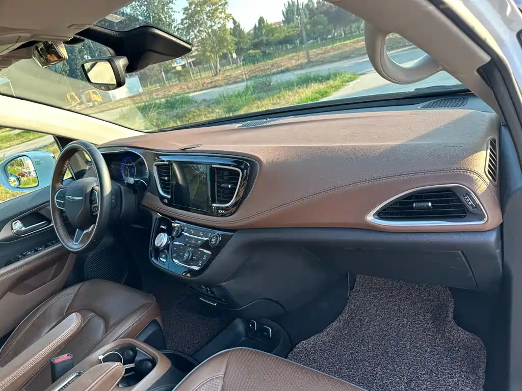Chrysler Grand Voyager (Import) — миниатюра 16