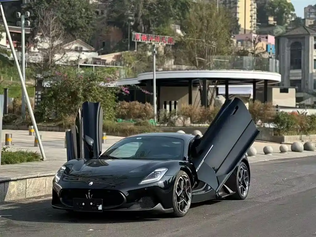 Maserati MC20 2022