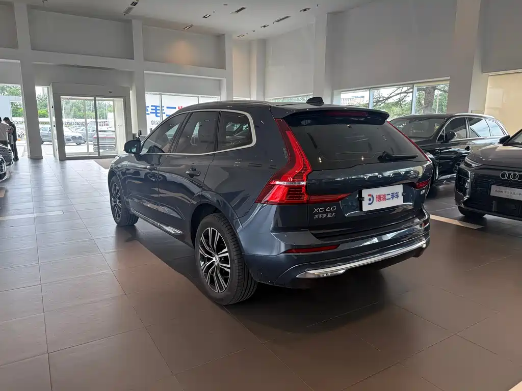 Volvo XC60 2022 B5 Luxury
