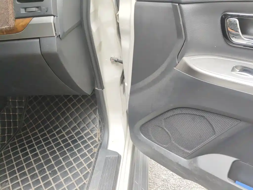Mitsubishi Pajero (Import) — миниатюра 19